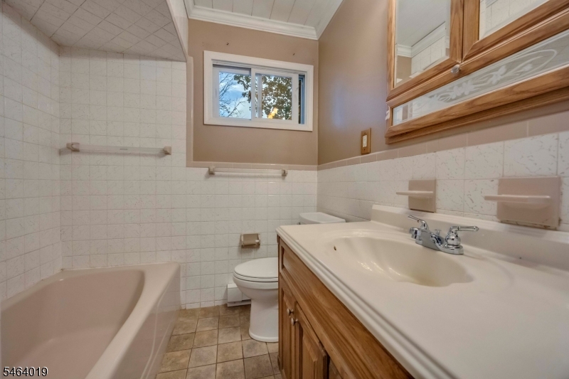 10 Hunters Lane Andover, NJ 07821 - Photo 33 of 36 Gallery Image 33