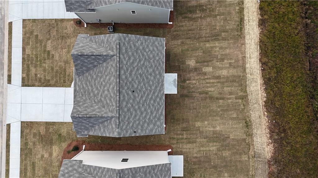 494 Otway Loop Winder, GA 30680 - Photo 3 of 17 a bathroom with a shower