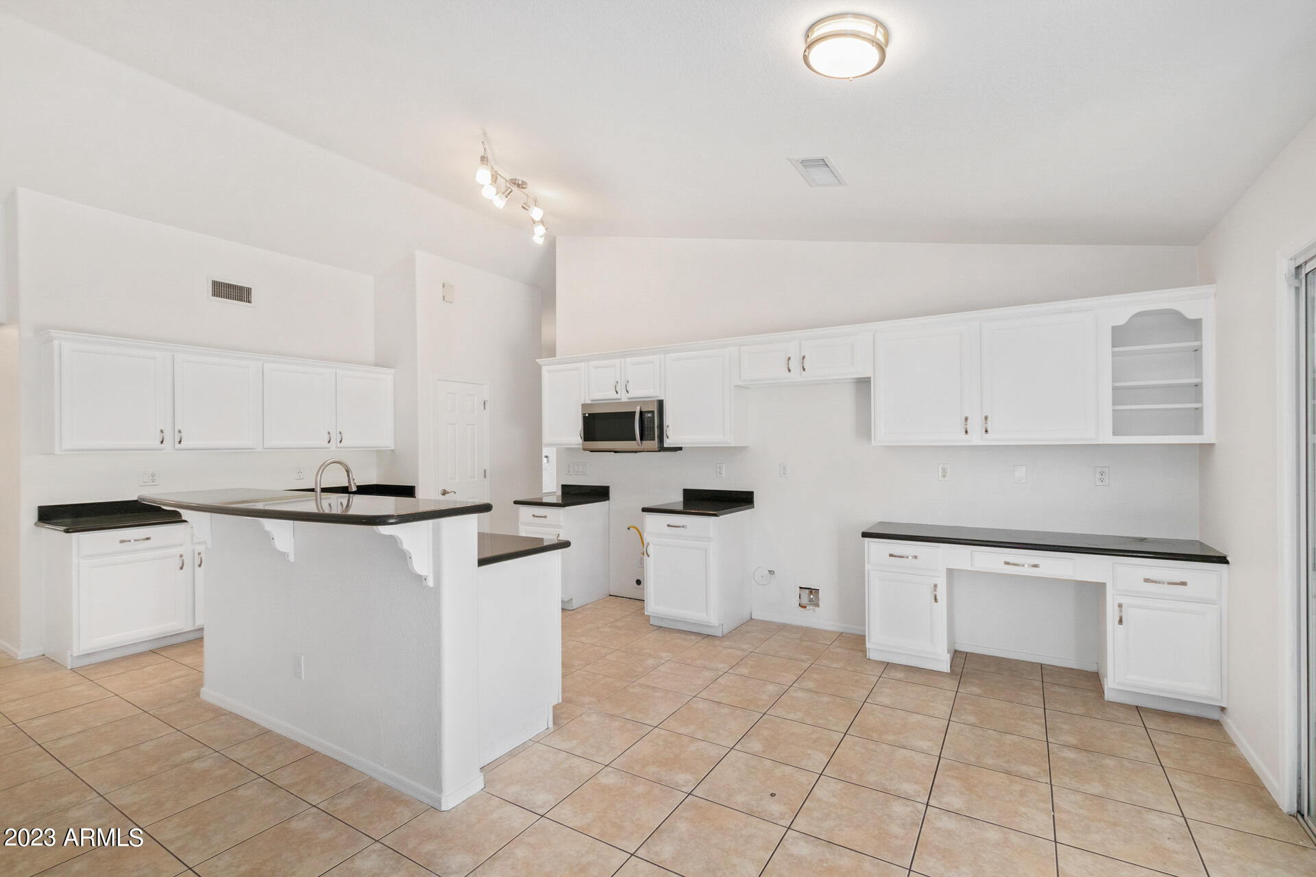 1821 East Apollo Road Phoenix, AZ 85042 - Photo 11 of 47 13-Apollo