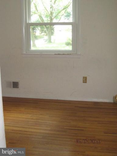 202 Woodland Road Gaithersburg, MD 20877 - Photo 9 of 12 Bedroom #2