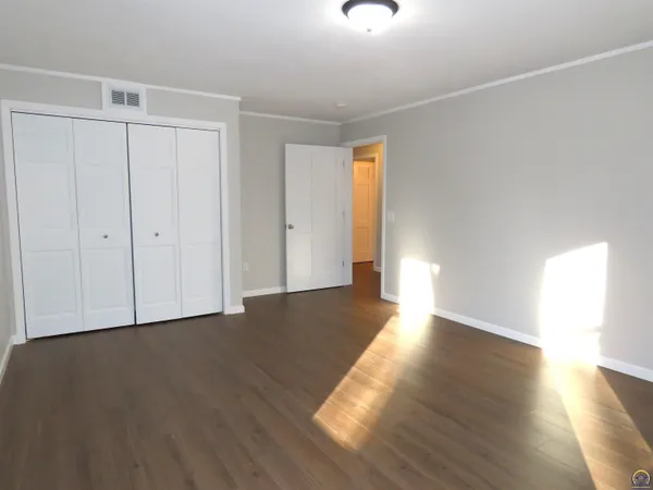 $164,900 | 1021 Southwest Boswell Avenue, Topeka, KS 66604