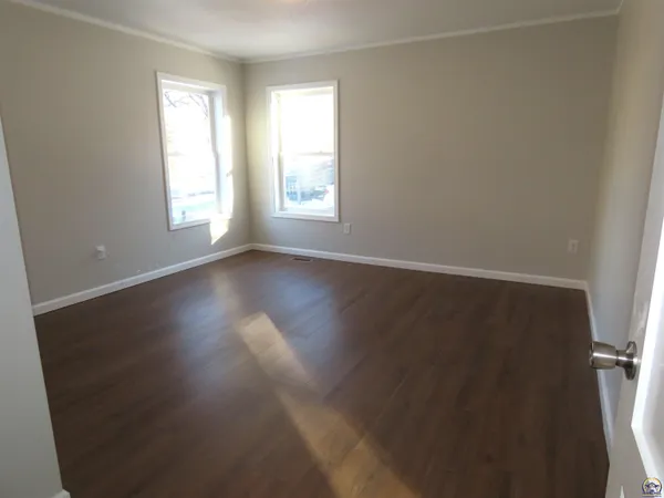 $164,900 | 1021 Southwest Boswell Avenue, Topeka, KS 66604