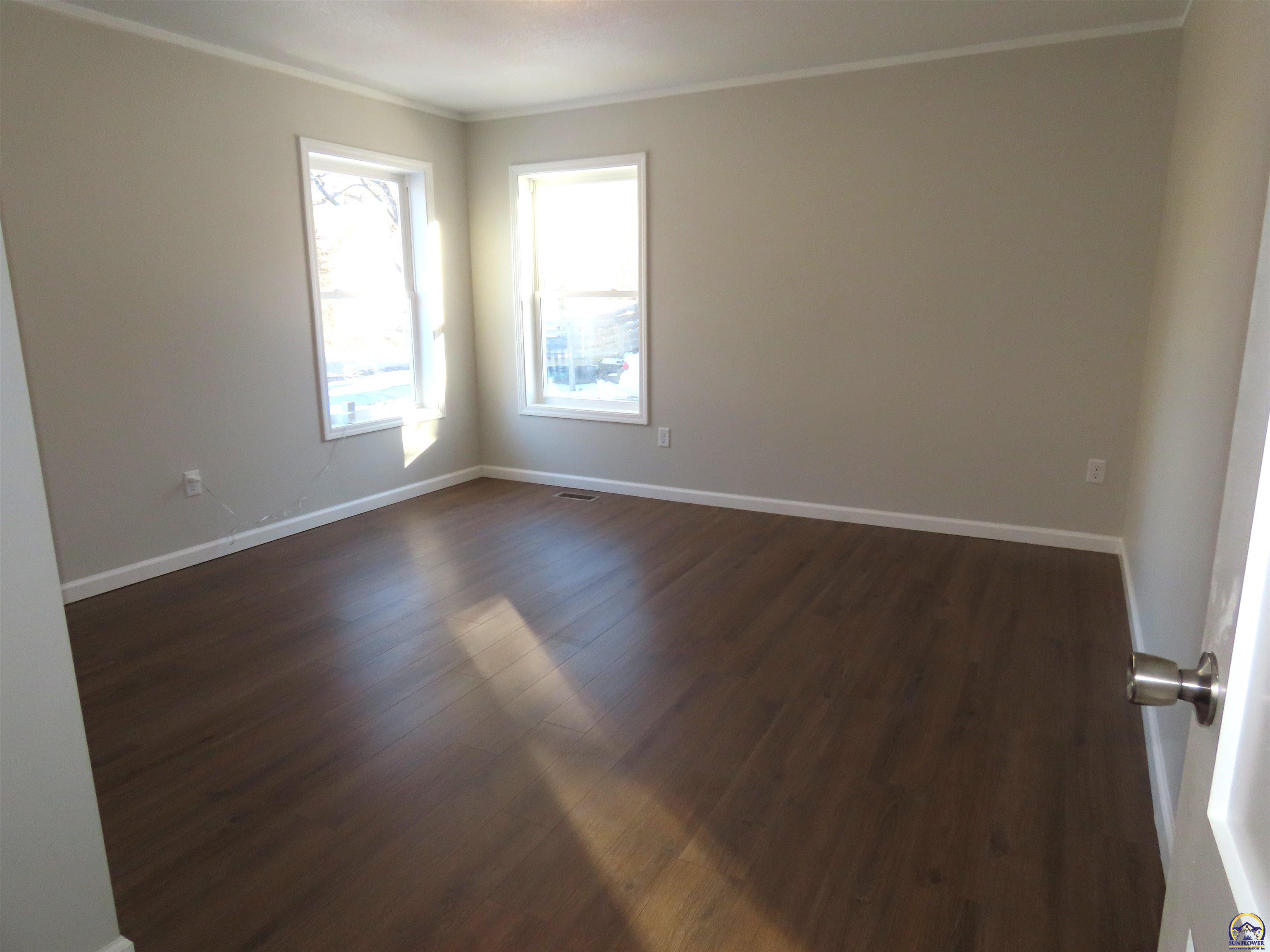 1021 Southwest Boswell Avenue Topeka, KS 66604 - Photo 14 of 22