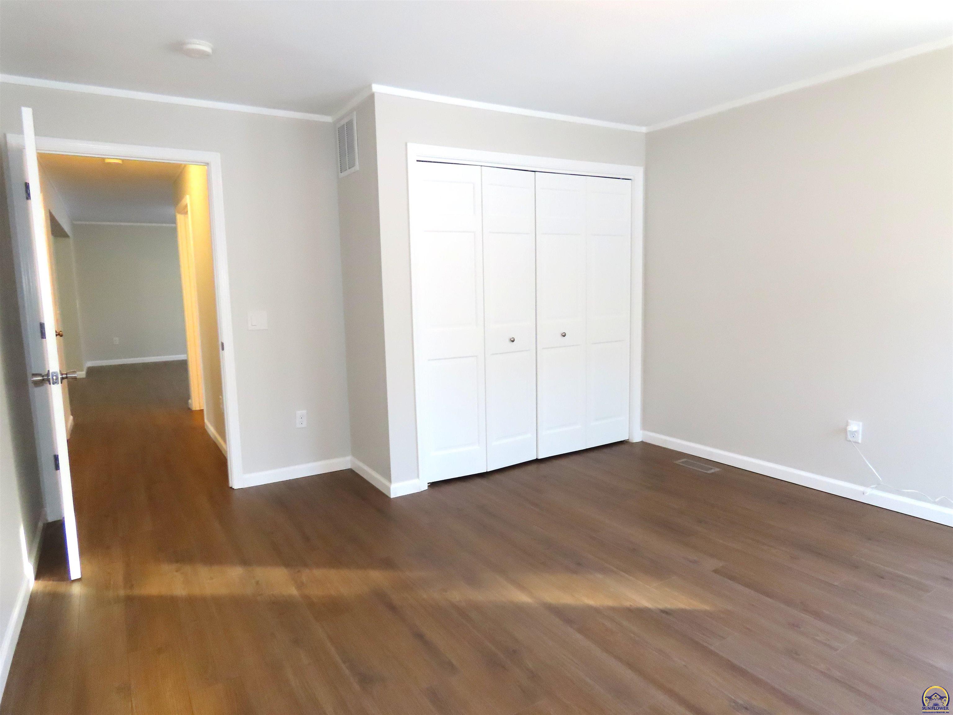 1021 Southwest Boswell Avenue Topeka, KS 66604 - Photo 15 of 22