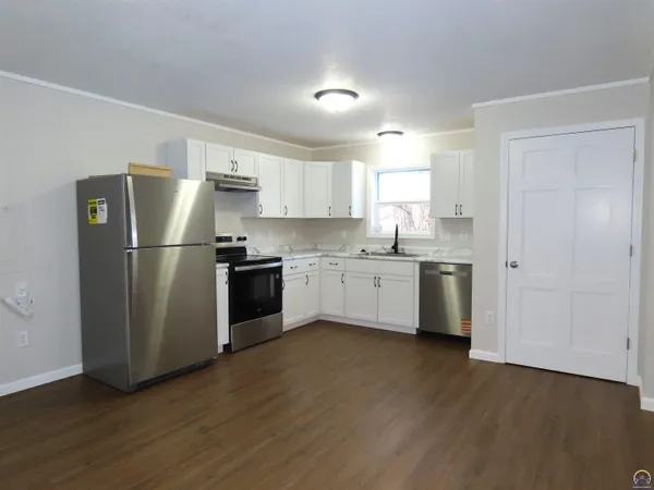 $164,900 | 1021 Southwest Boswell Avenue, Topeka, KS 66604