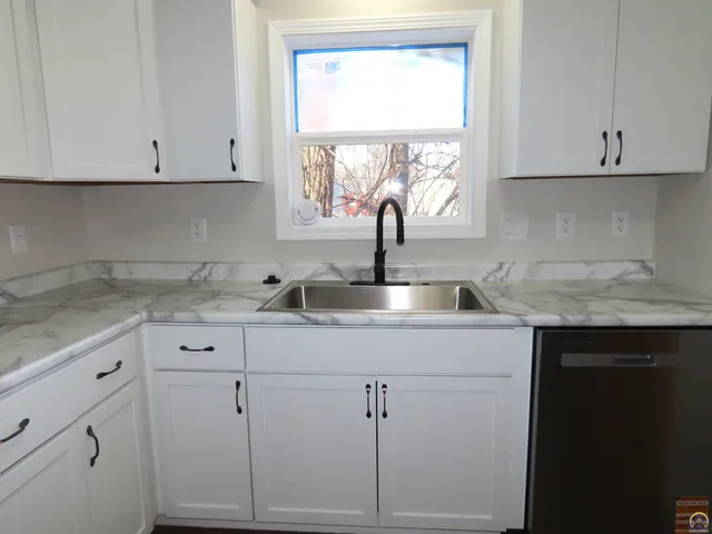 $167,276 | 1021 Southwest Boswell Avenue, Topeka, KS 66604