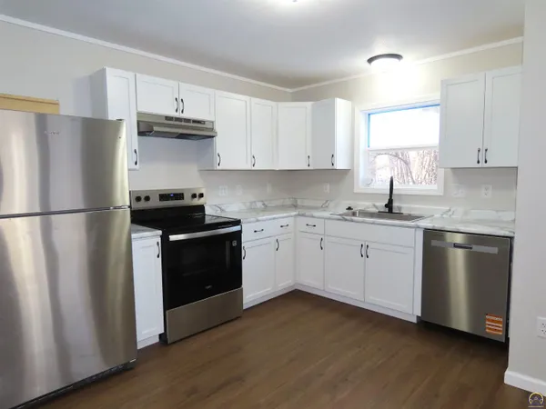 $164,900 | 1021 Southwest Boswell Avenue, Topeka, KS 66604