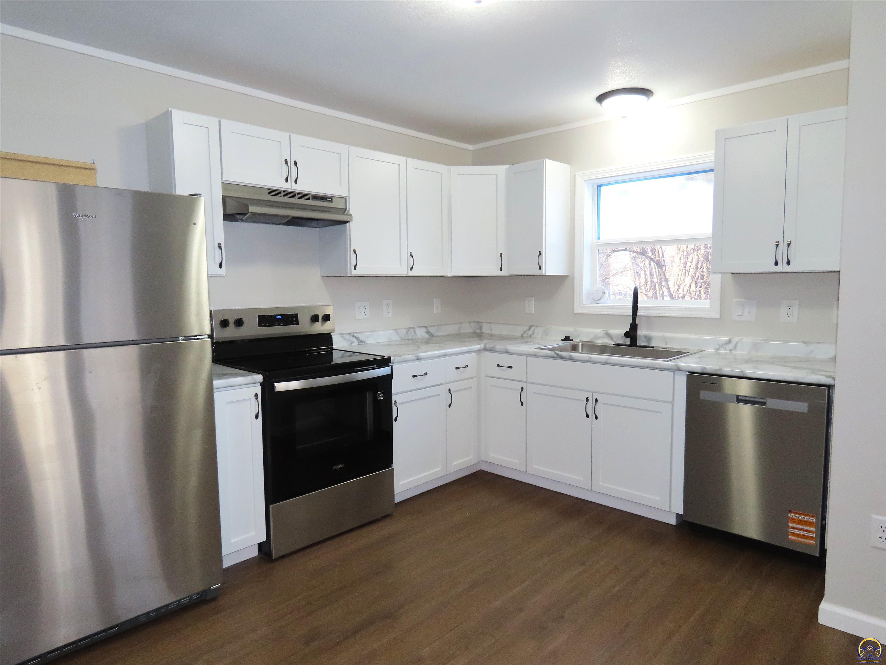 1021 Southwest Boswell Avenue Topeka, KS 66604 - Photo 7 of 22