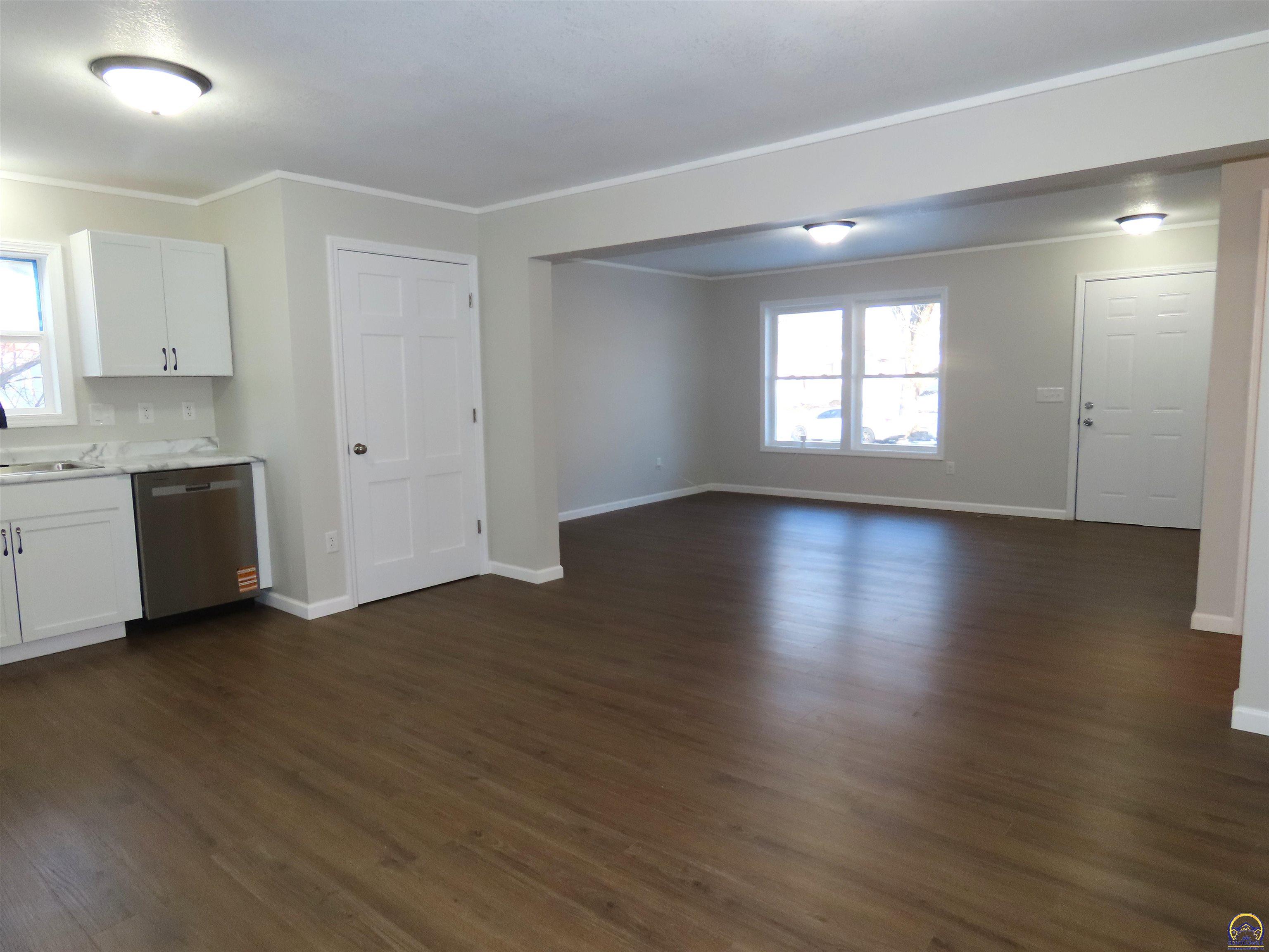 1021 Southwest Boswell Avenue Topeka, KS 66604 - Photo 9 of 22