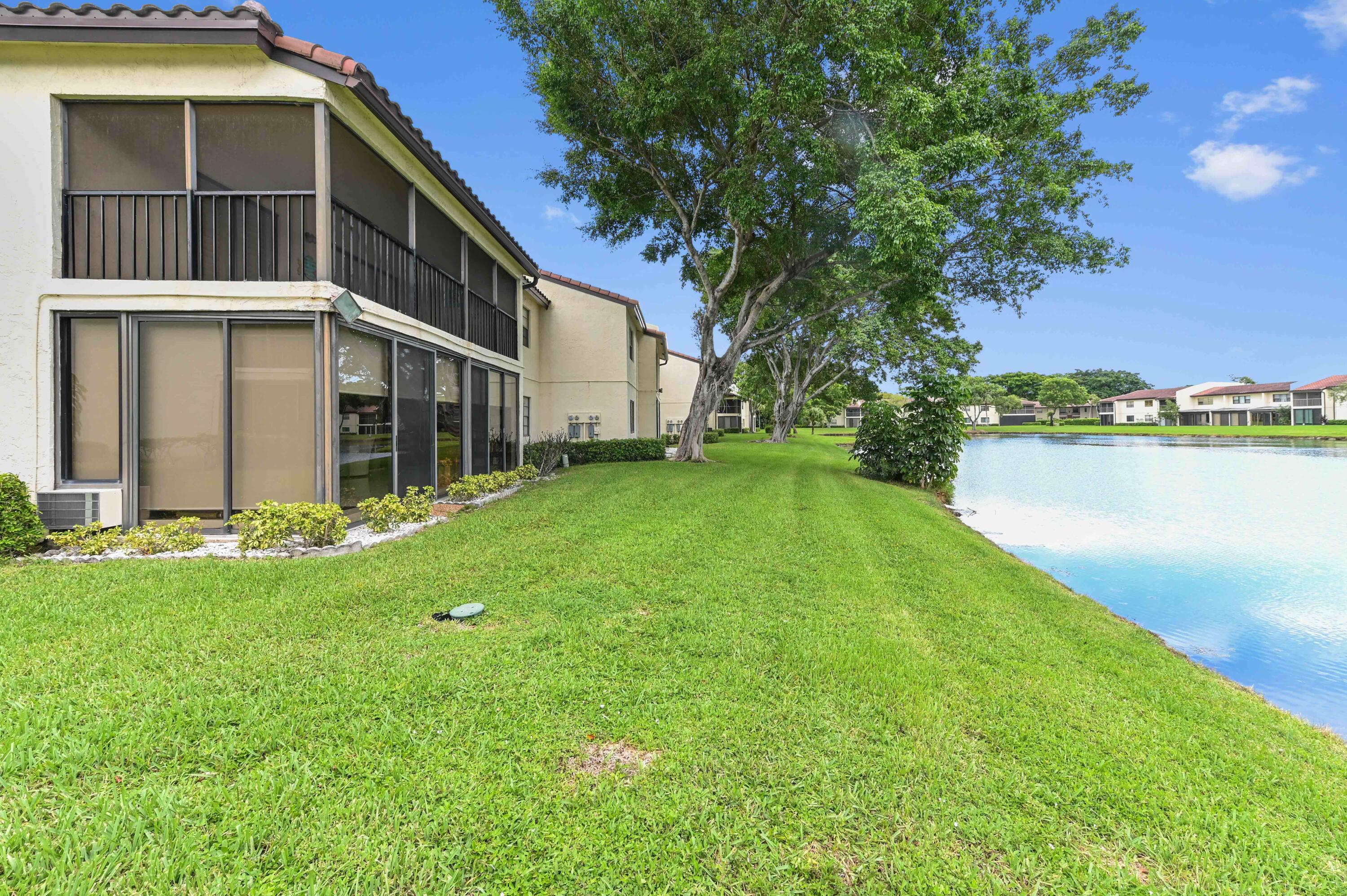 21827 Arriba Real, Unit 11K Boca Raton, FL 33433 - Photo 28 of 32 31 Rear 01