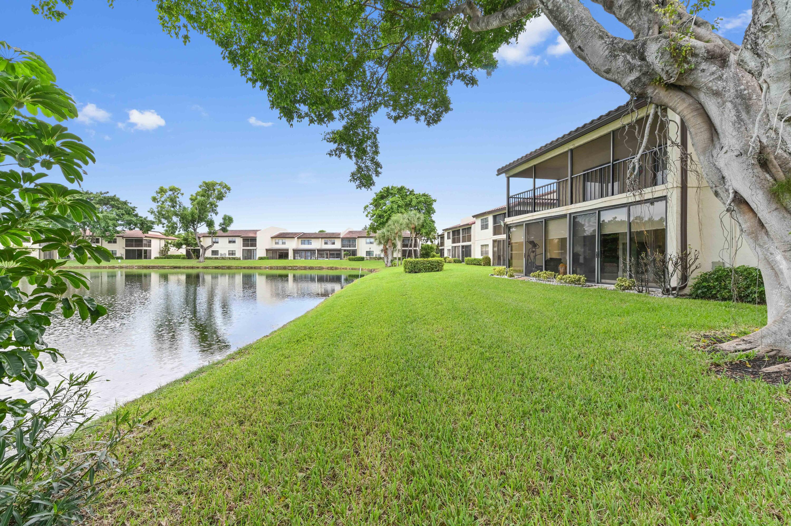 21827 Arriba Real, Unit 11K Boca Raton, FL 33433 - Photo 29 of 32 32 Rear 02