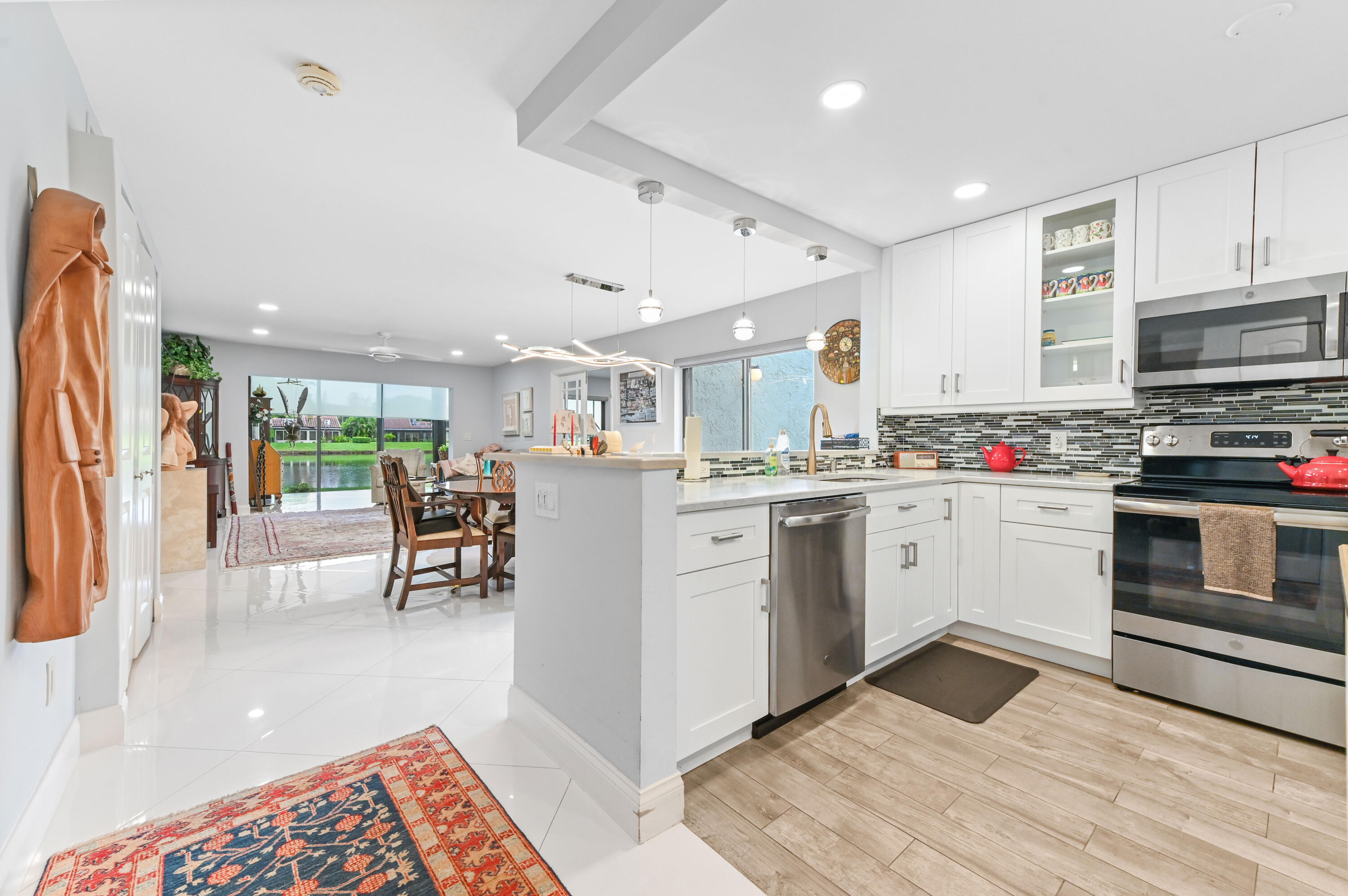 21827 Arriba Real, Unit 11K Boca Raton, FL 33433 - Photo 3 of 32 17 Kitchen 01
