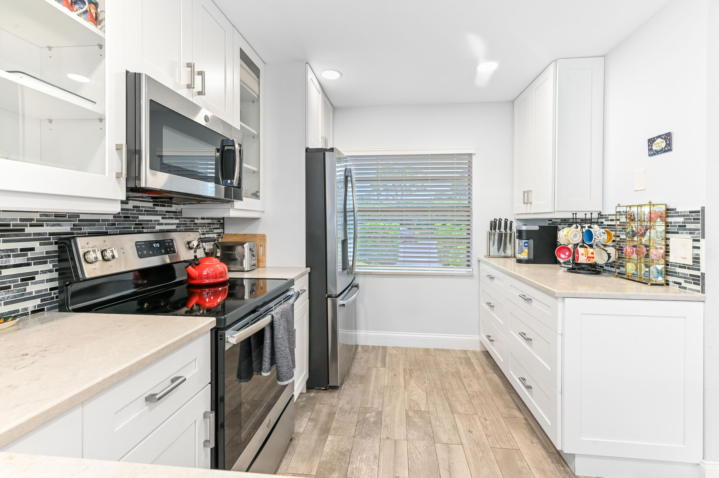 21827 Arriba Real, Unit 11K Boca Raton, FL 33433 - Photo 5 of 32 19 Kitchen 03