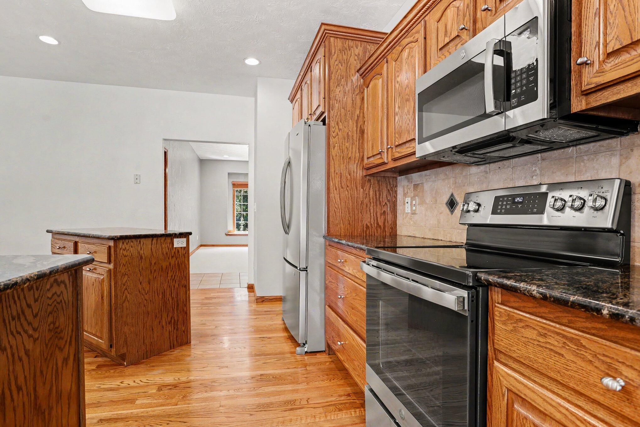 7165 Trappers Ridge Battle Creek, MI 49014 - Photo 4 of 51 012_file_6550