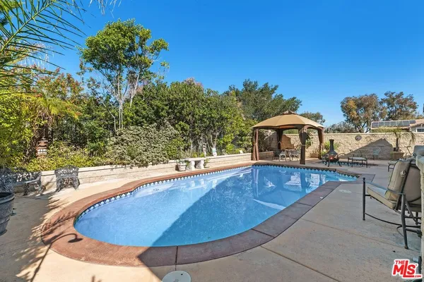 $975,000 | 435 Rembrandt Drive, Corona, CA 92882