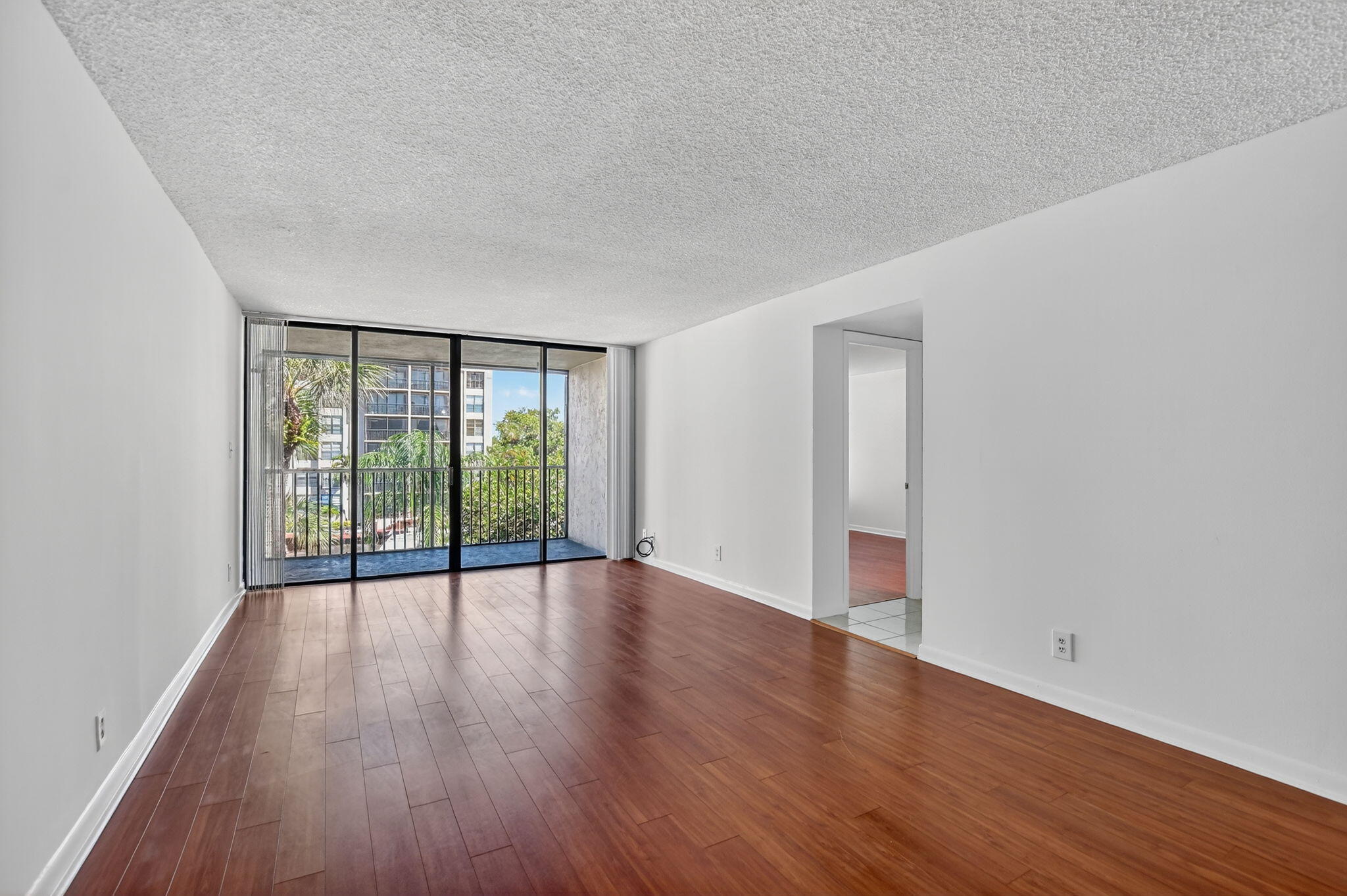 11 Royal Palm Way, Unit 3040 Boca Raton, FL 33432 - Photo 6 of 68 6-web-or-mls-DSC_1766