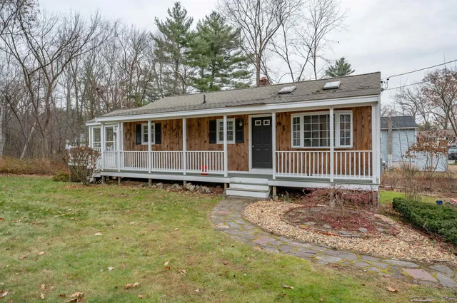$425,000 | 5 Betty Lane, Salem, NH 03079