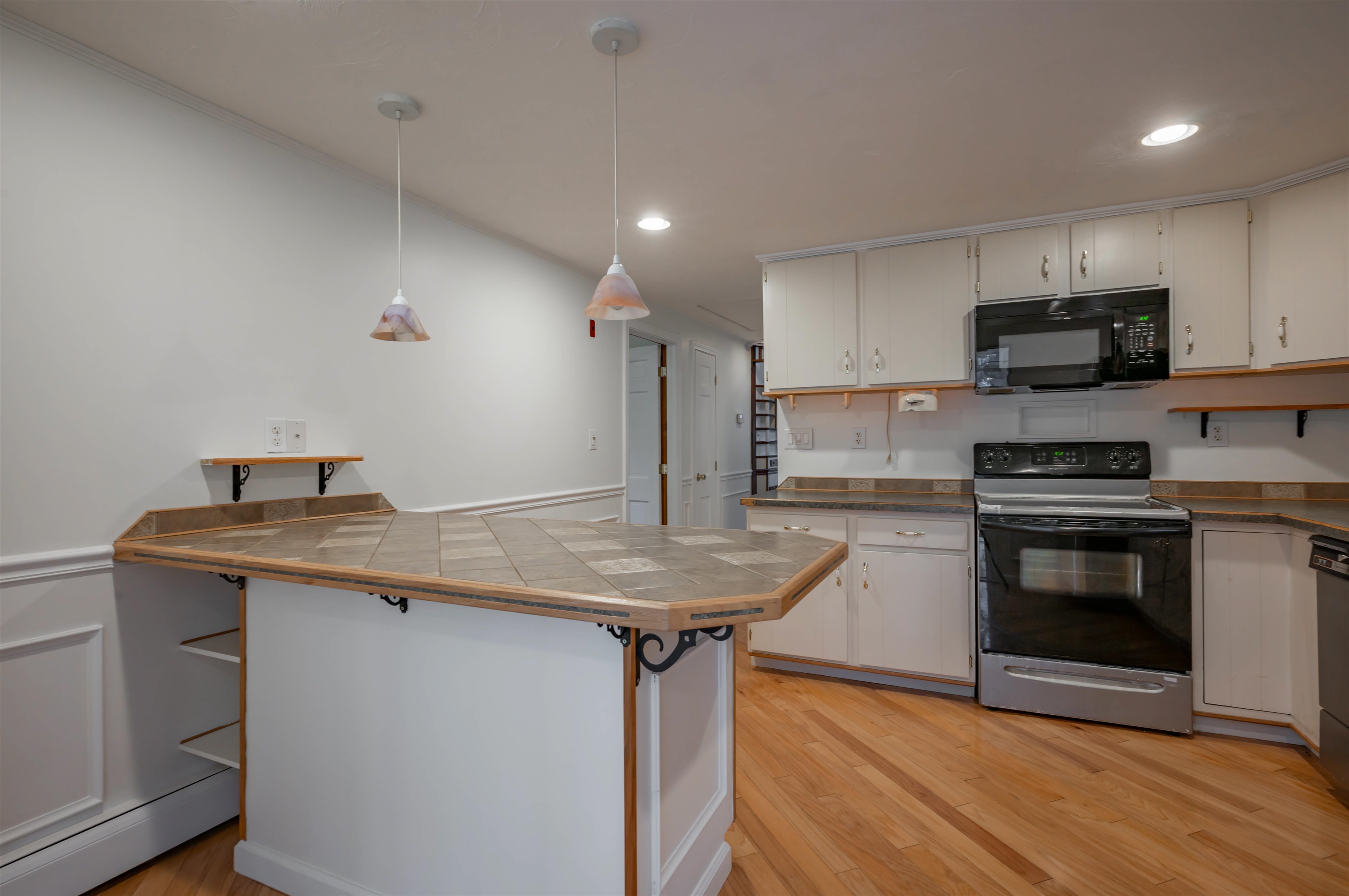 5 Betty Lane Salem, NH 03079 - Photo 14 of 36