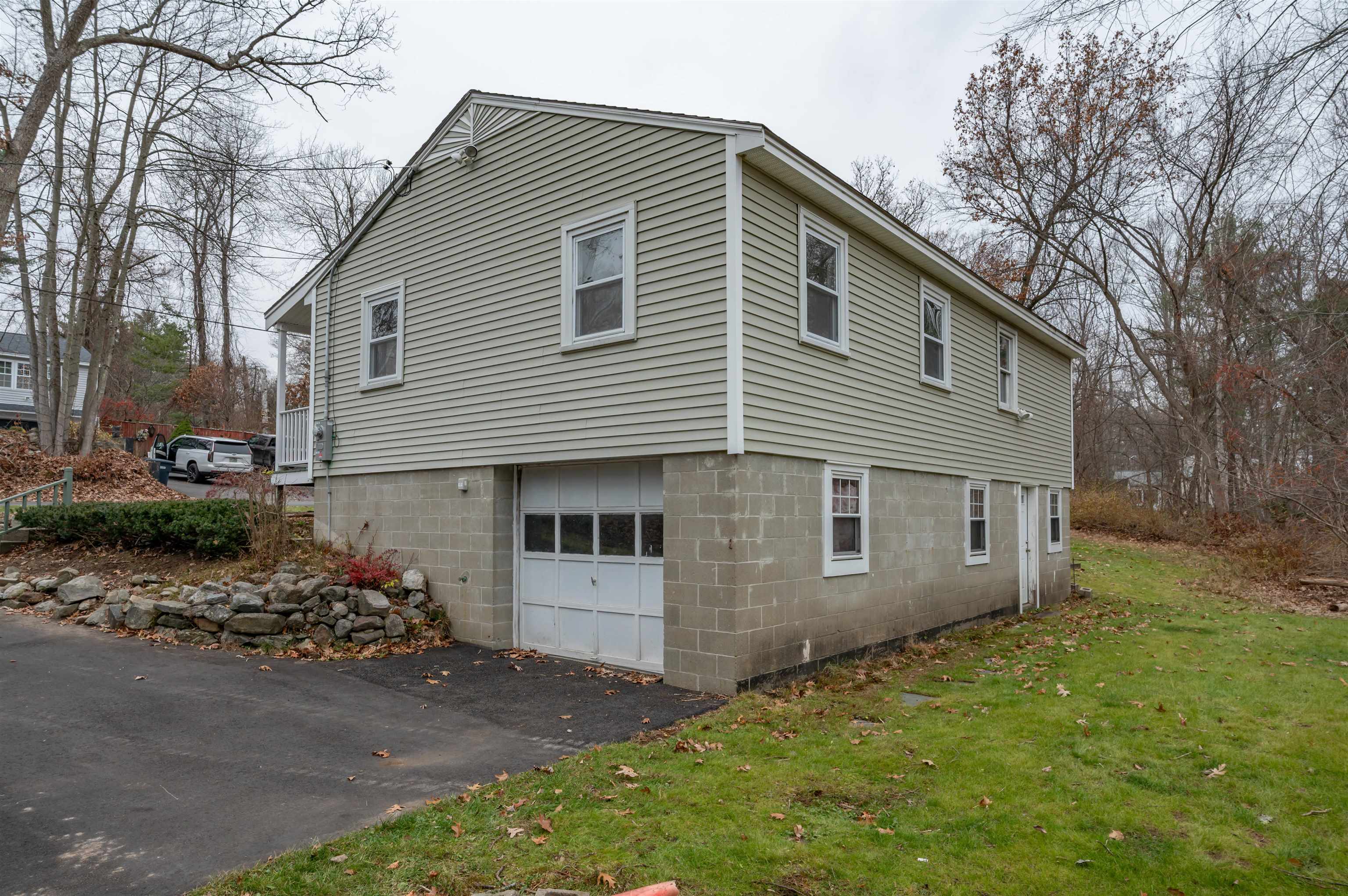 5 Betty Lane Salem, NH 03079 - Photo 5 of 36