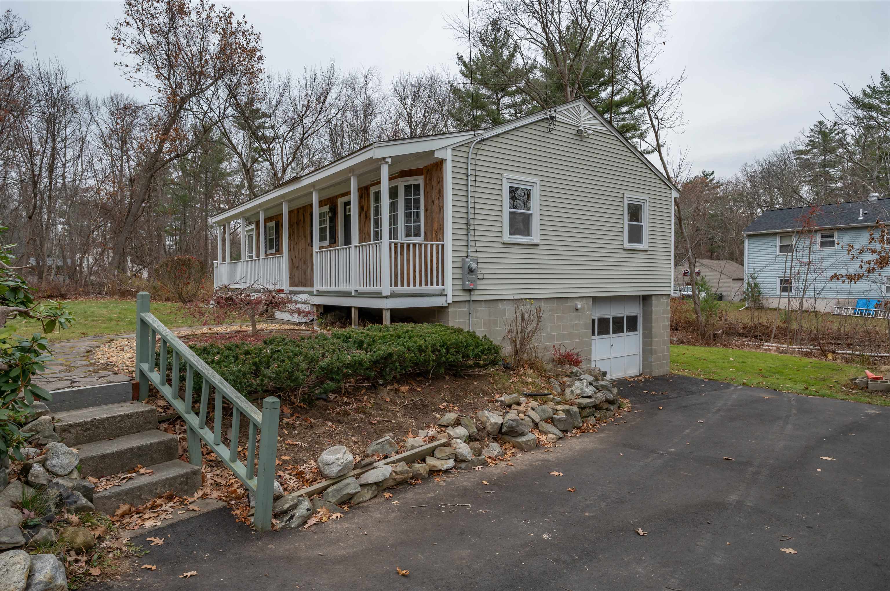 5 Betty Lane Salem, NH 03079 - Photo 6 of 36