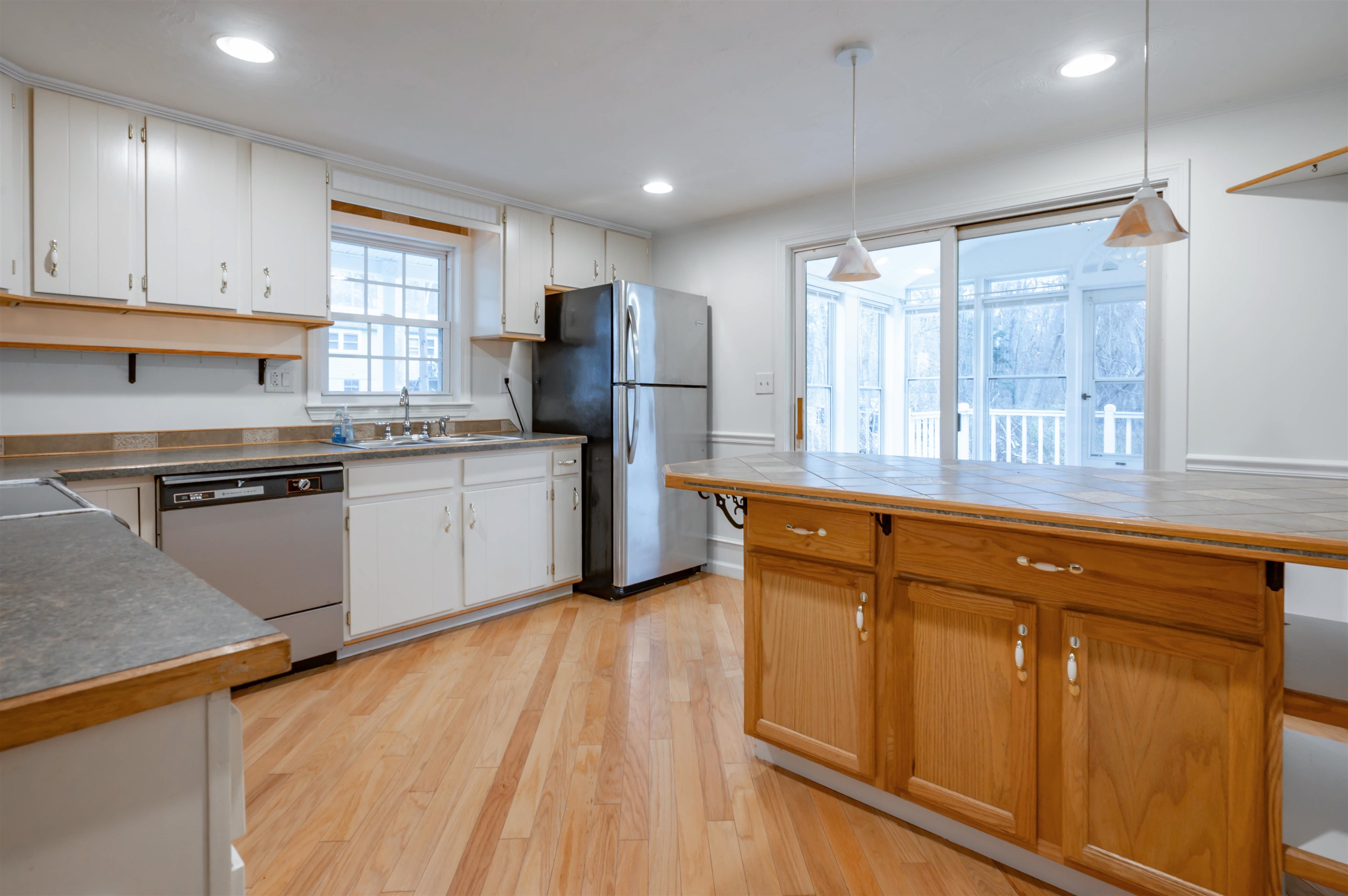 5 Betty Lane Salem, NH 03079 - Photo 10 of 36