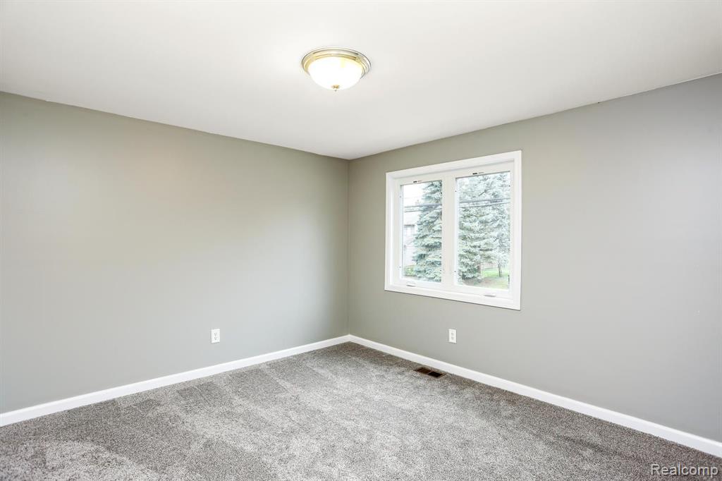 189 Fraser Street Rochester, MI 48307 - Photo 18 of 22