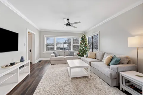 $679,500 | 272 North Willow Road, Elmhurst, IL 60126