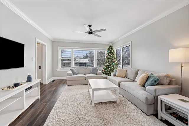 $679,500 | 272 North Willow Road, Elmhurst, IL 60126