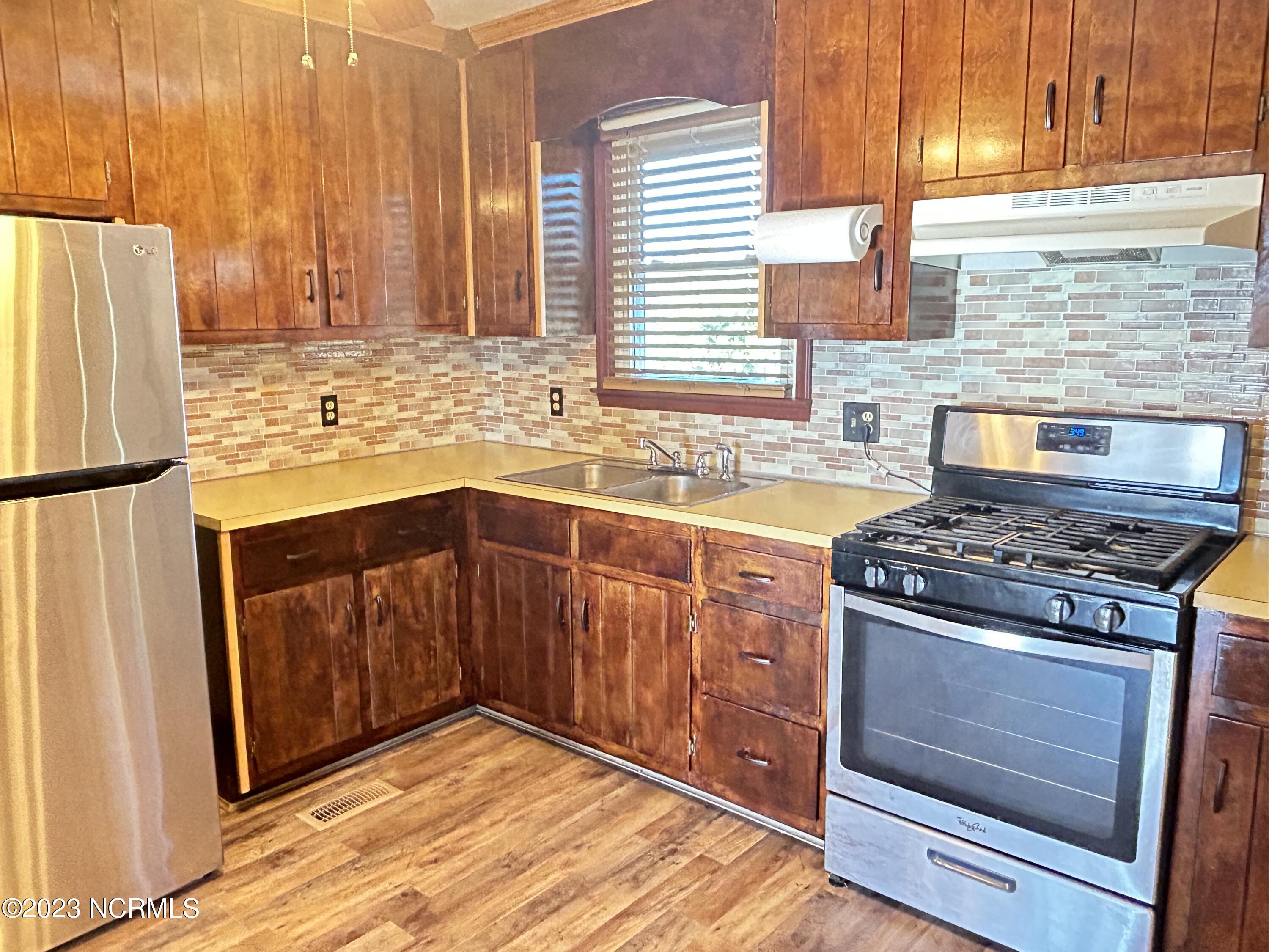 6409 Mary Chapel Road Scotland Neck, NC 27874 - Photo 23 of 51 kitchen