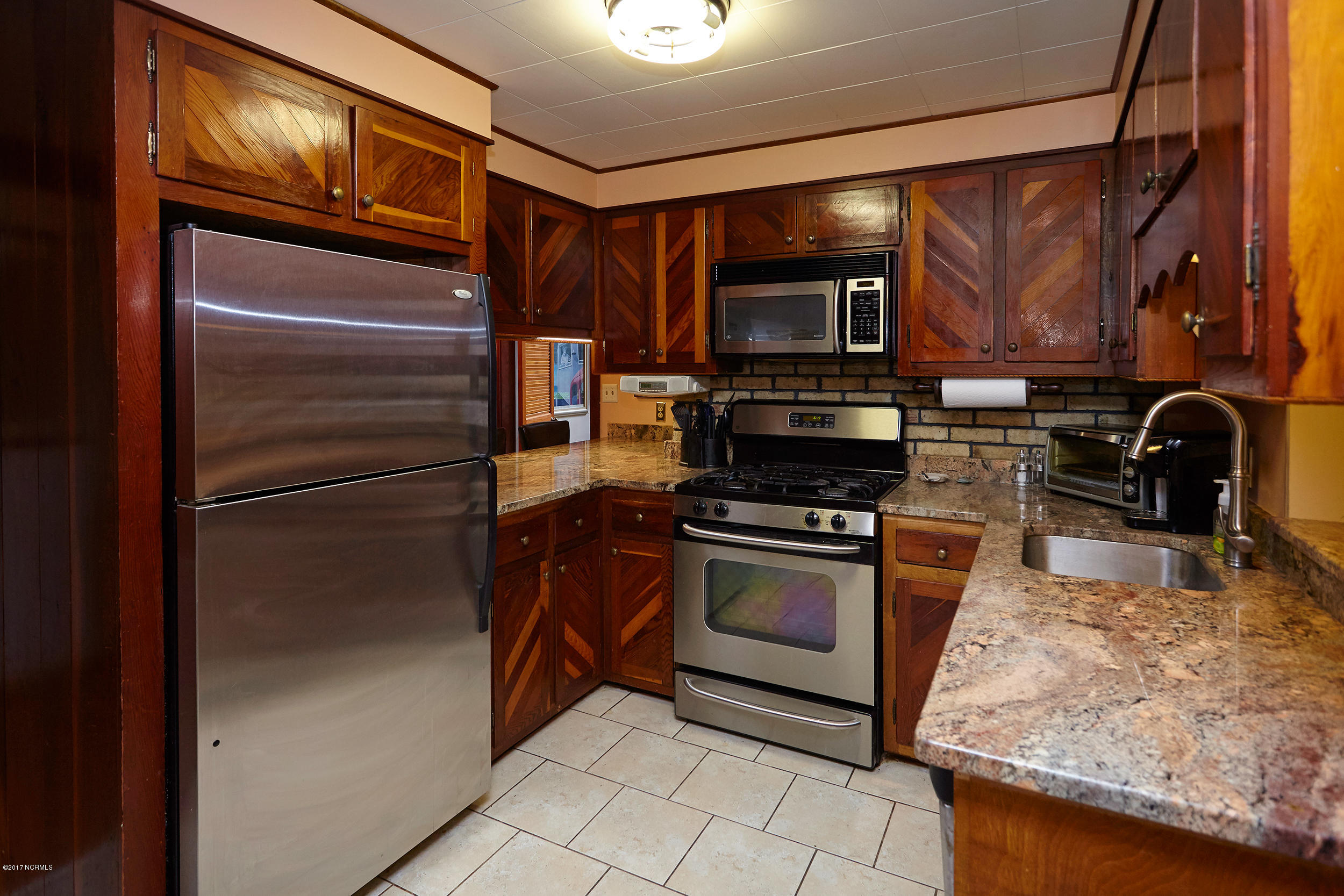 214 Tradewinds Road Newport, NC 28570 - Photo 9 of 28 _MG_5398