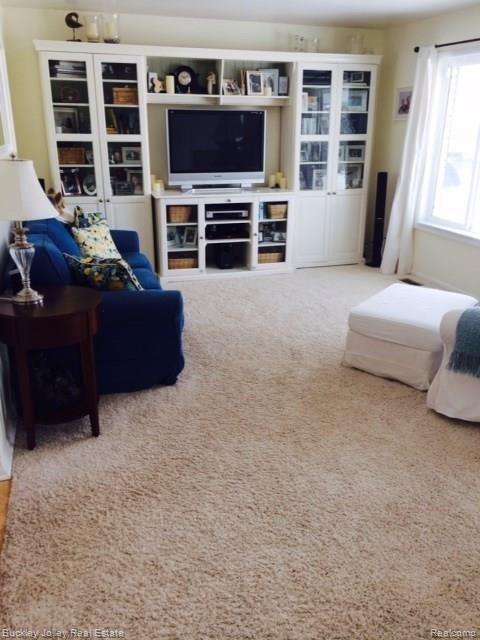 951 Brighton Lake Road Brighton, MI 48116 - Photo 12 of 19 image (3).jpg