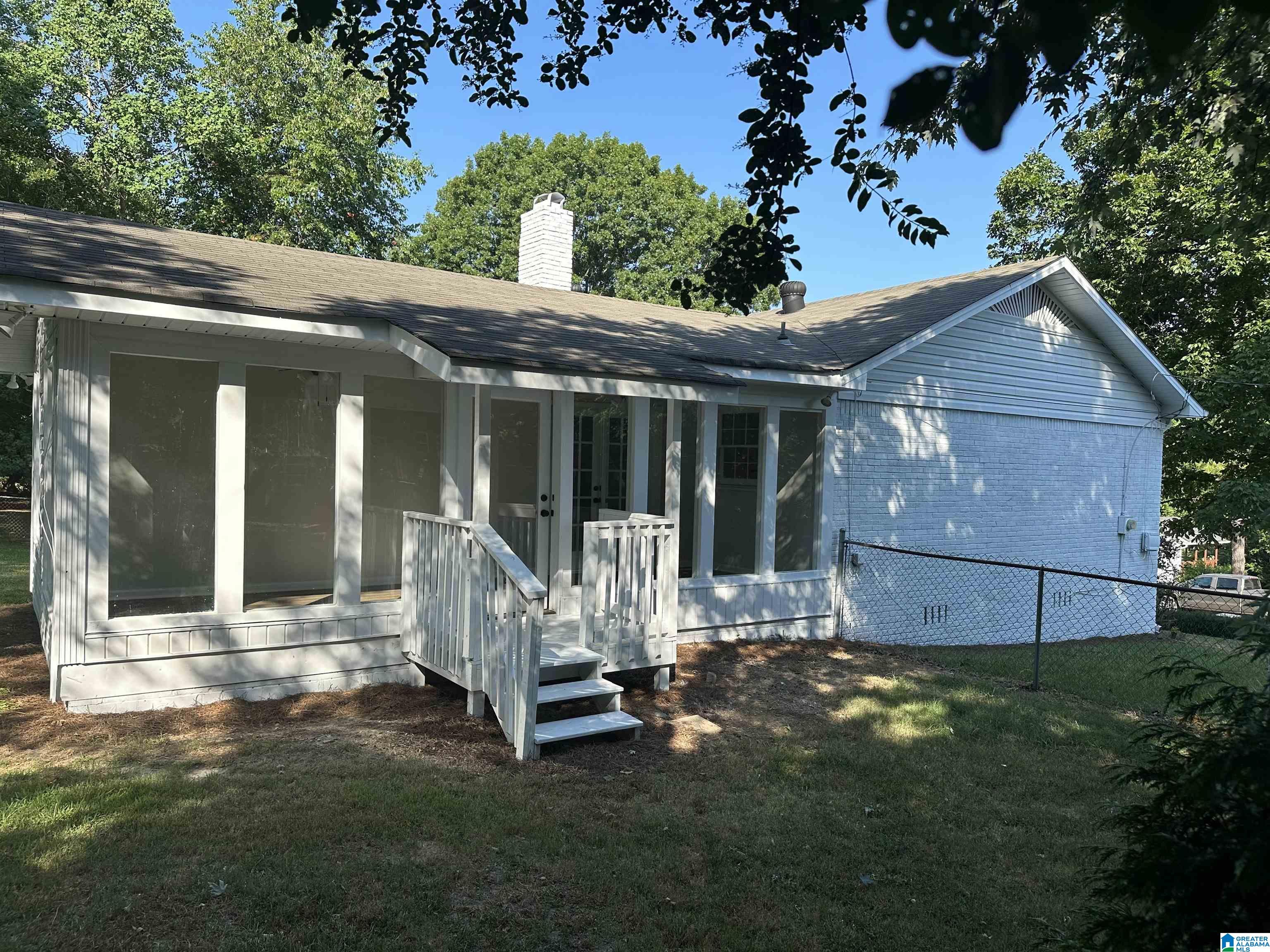 529 Overhill Drive Pelham, AL 35124 - Photo 3 of 38