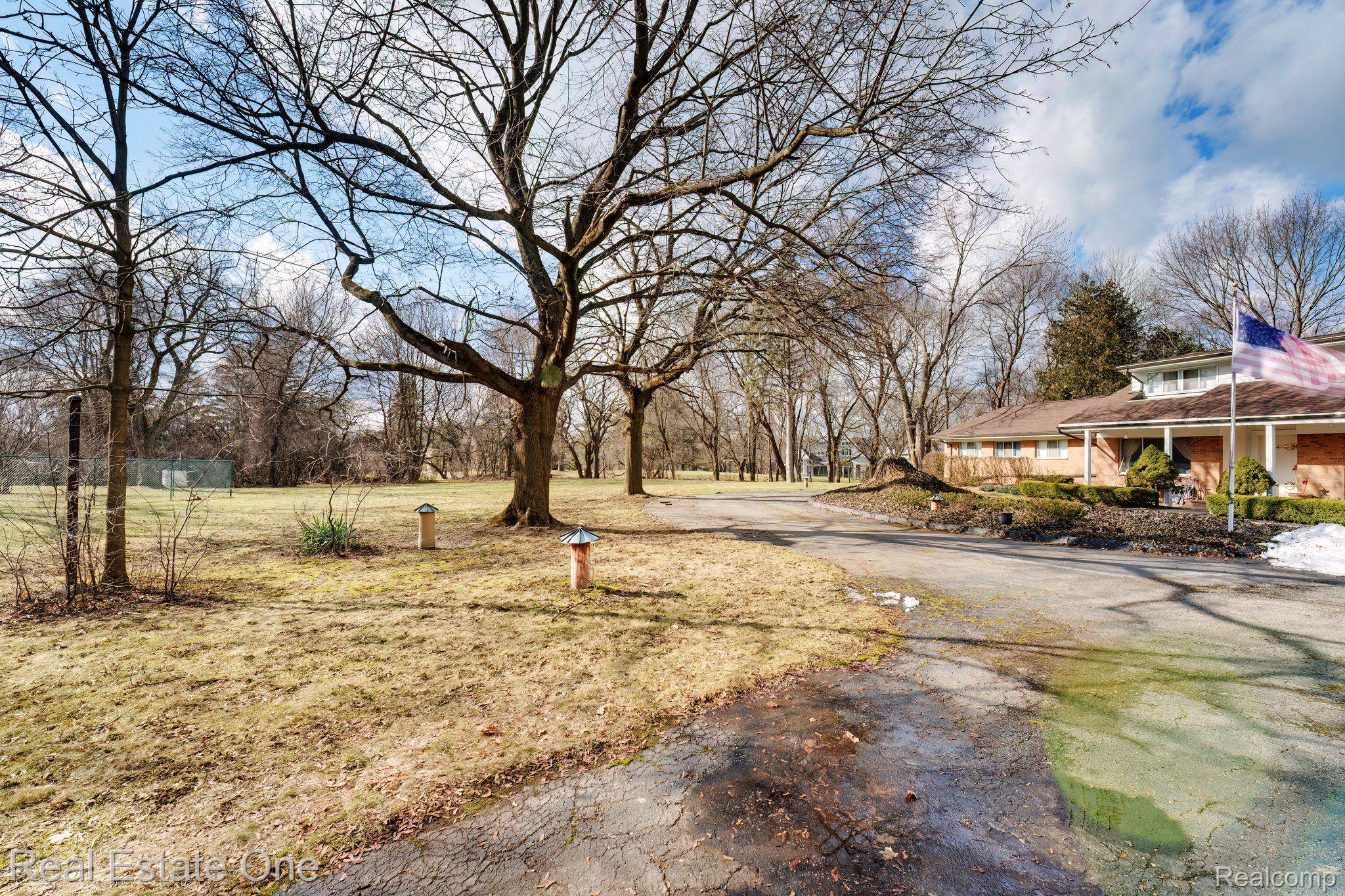 1185 Eton Cross Road Bloomfield Hills, MI 48304 - Photo 16 of 16 Gallery Image 16