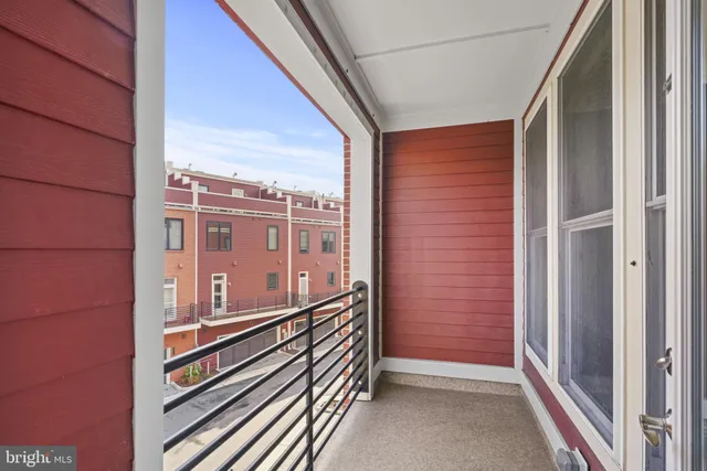 $975,000 | 1901 Main Line Boulevard, Unit 102, Alexandria, VA 22301