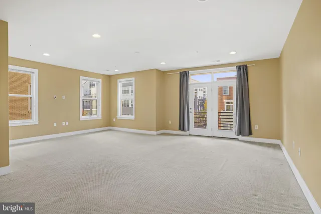 $975,000 | 1901 Main Line Boulevard, Unit 102, Alexandria, VA 22301