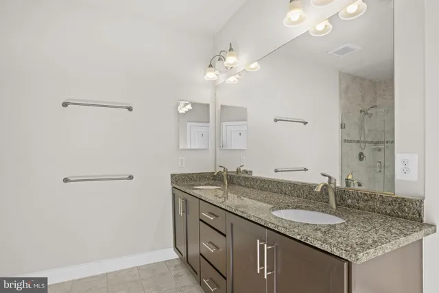 $975,000 | 1901 Main Line Boulevard, Unit 102, Alexandria, VA 22301