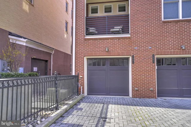 $975,000 | 1901 Main Line Boulevard, Unit 102, Alexandria, VA 22301