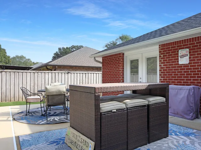 a picture of a bathroom