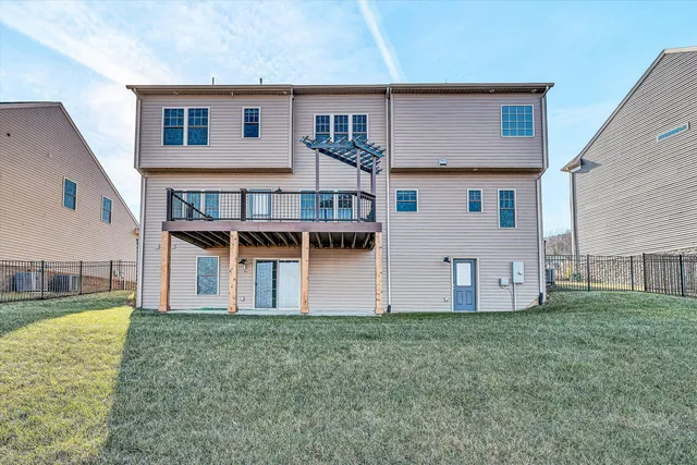 $670,000 | 6982 Linn Cove Court, Roanoke, VA 24018