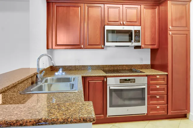 $239,000 | 1660 Renaissance Commons Boulevard, Unit 2122, Boynton Beach, FL 33426