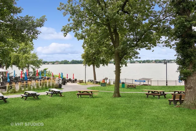 $460,000 | 80 Lakeview Place, Unit A, Lake Zurich, IL 60047