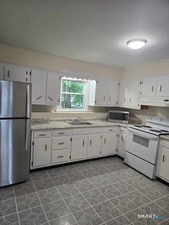 $1,995 | 3 Quien Street, Unit 3, Danbury, CT 06810