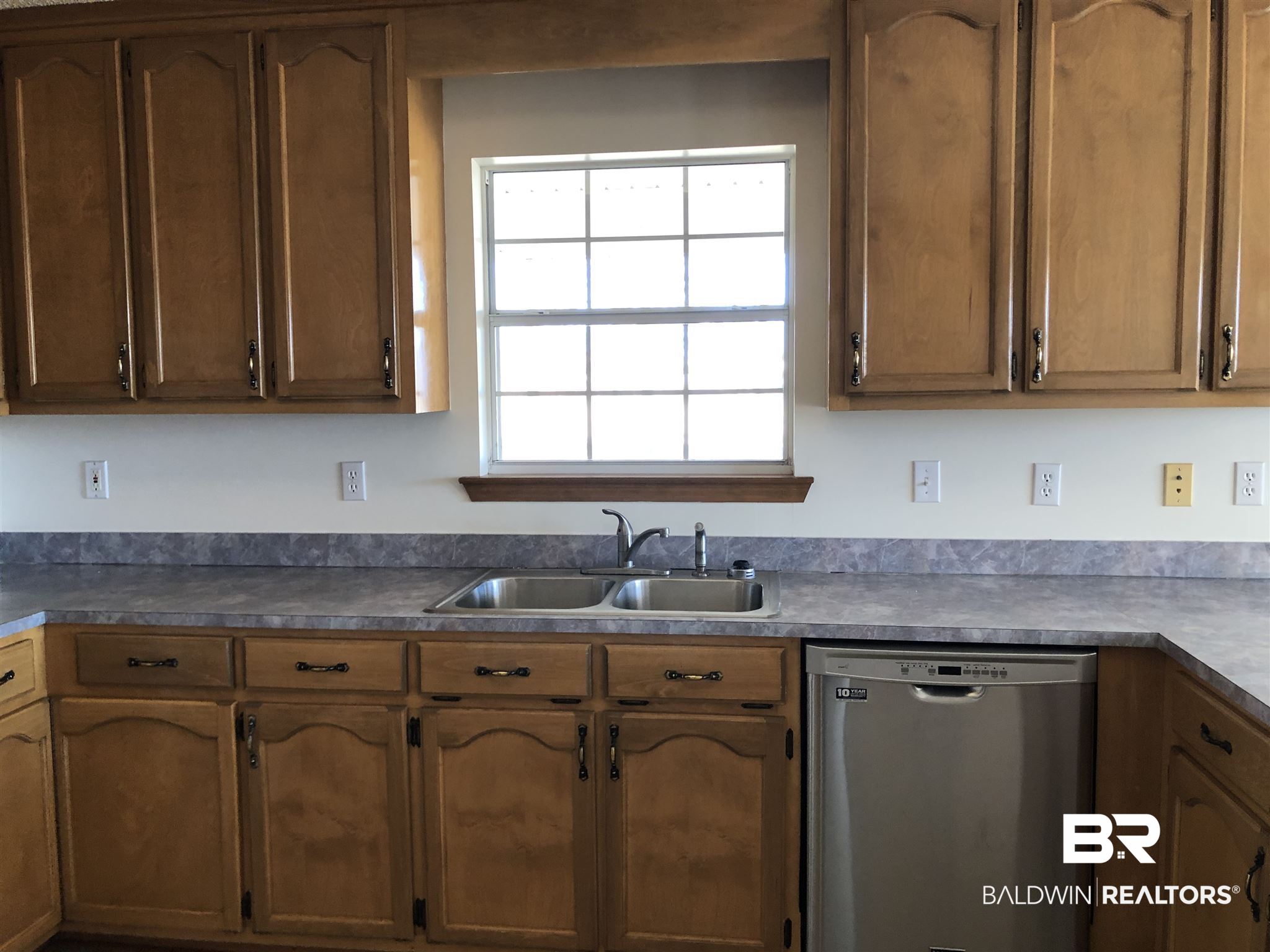 16677 Thompson Road Loxley, AL 36551 - Photo 26 of 31 Kitchen appliances remain