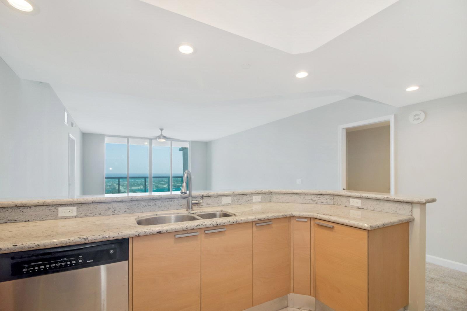 2640 Lake Shore Drive, Unit 2115 Riviera Beach, FL 33404 - Photo 6 of 16 6. 16_2640LakeShoreDr211515_mls