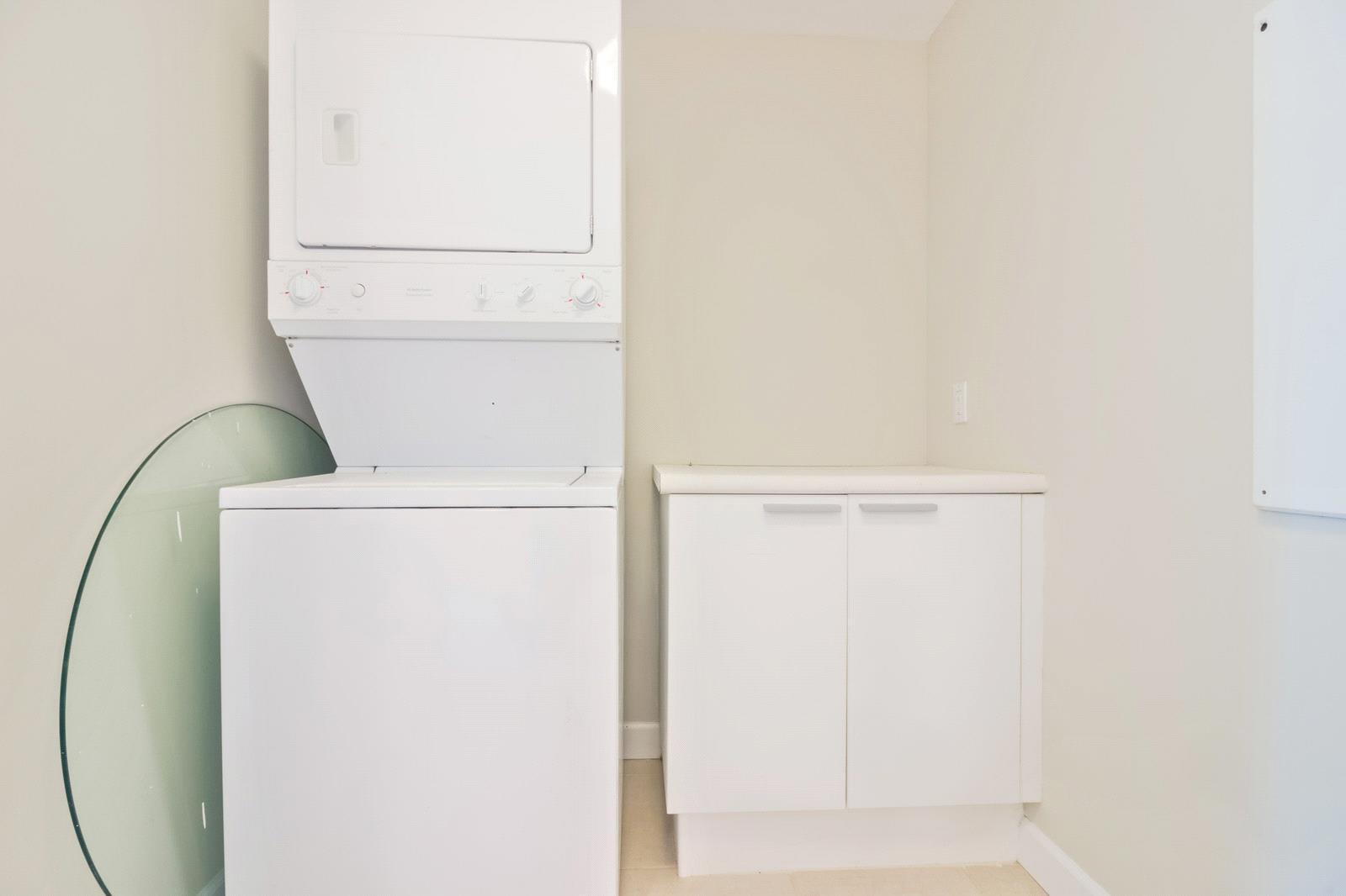 2640 Lake Shore Drive, Unit 2115 Riviera Beach, FL 33404 - Photo 9 of 16 9. 19_2640LakeShoreDr211518_mls