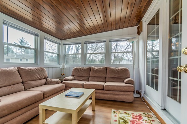 107 Greenwood Road Andover, MA 01810 - Photo 8 of 28 Gallery Image 8