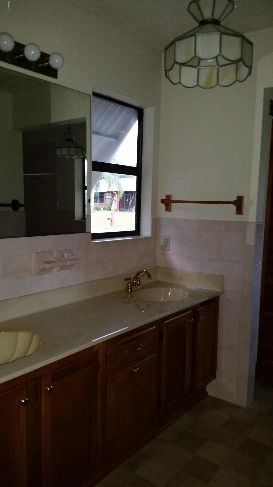 4985 Evinrude Road Melbourne, FL 32934 - Photo 17 of 34 2015-10-06 18