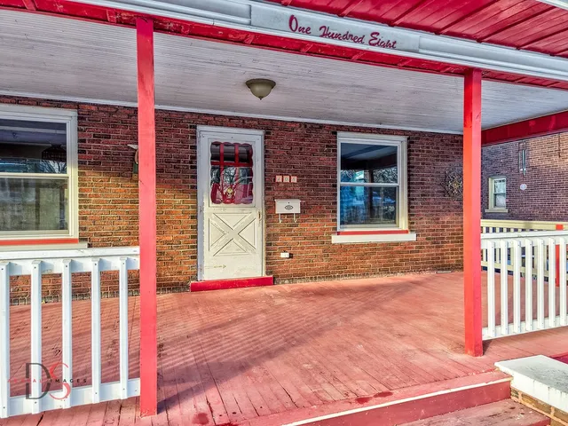 $169,500 | 108 West Wilson Street, Streator, IL 61364