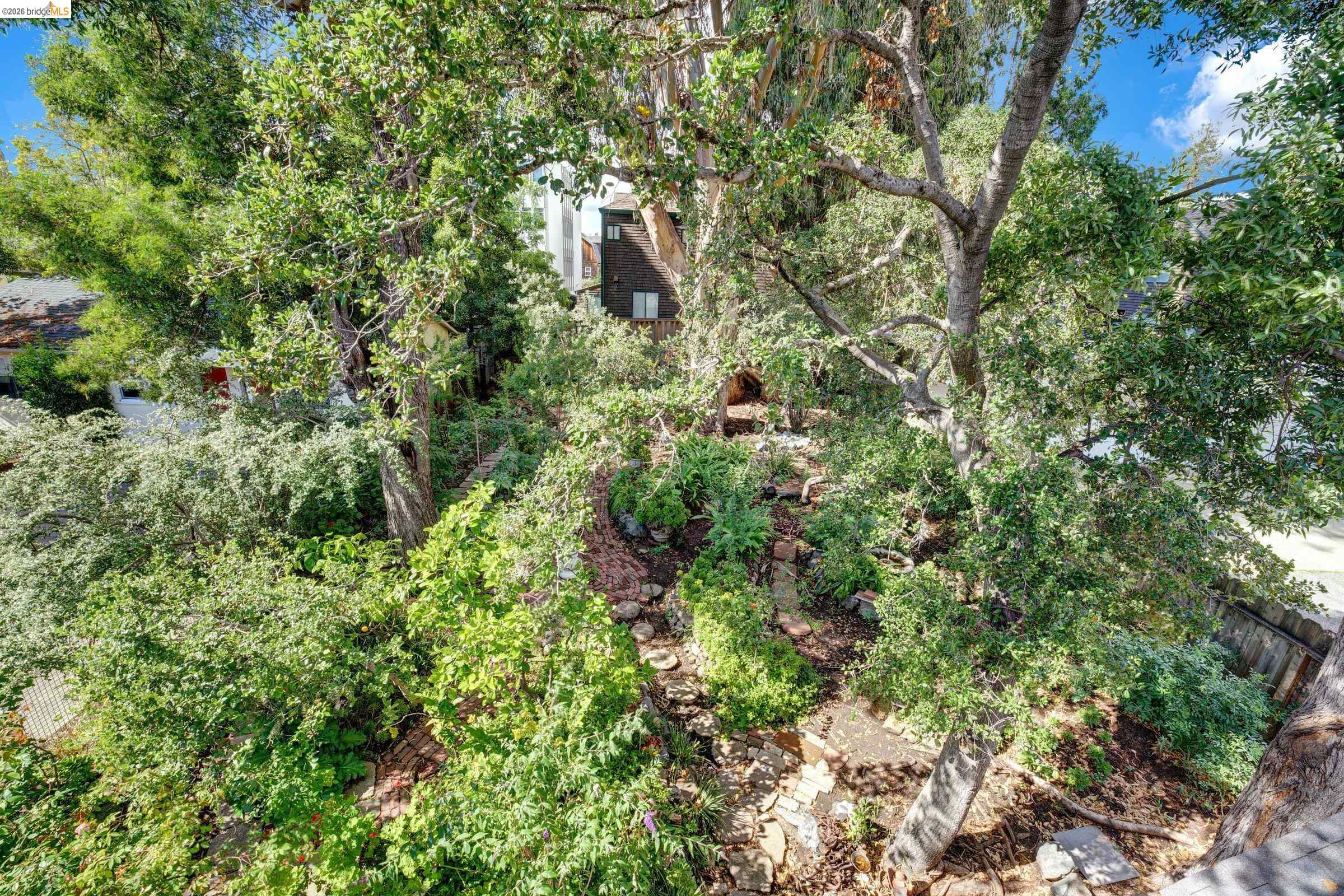 2009 Berkeley Way Berkeley, CA 94704 - Photo 17 of 39