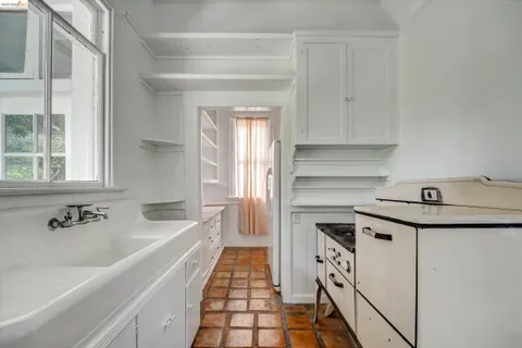 $895,000 | 2009 Berkeley Way, Berkeley, CA 94704